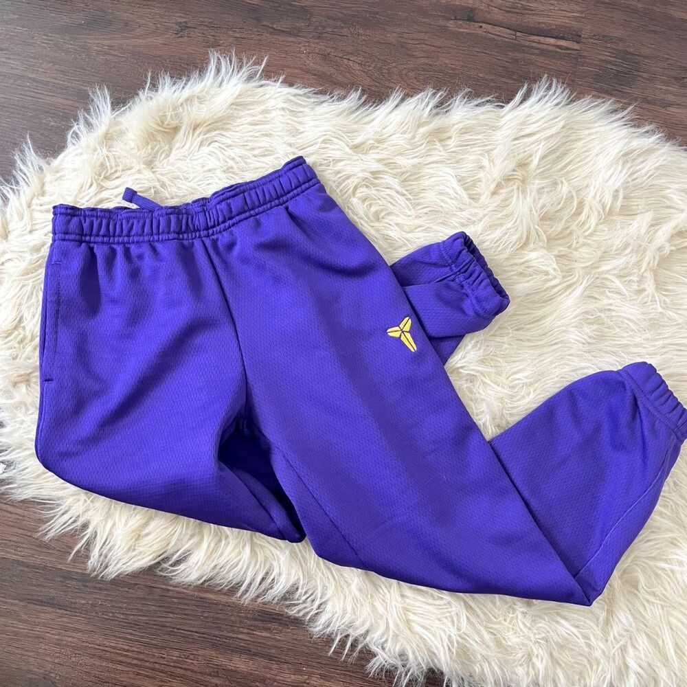 NWT Nike Big Kids' Kobe Bryant Therma-FIT Basketball Jogger Pants Kids XS 7-8